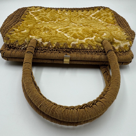 Vintage Italian Tapestry handbag with feet. - Picture 3 of 11